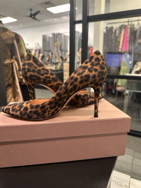 GIANVITO ROSSI Sz 38 Velvet Leopard Pump Shoes