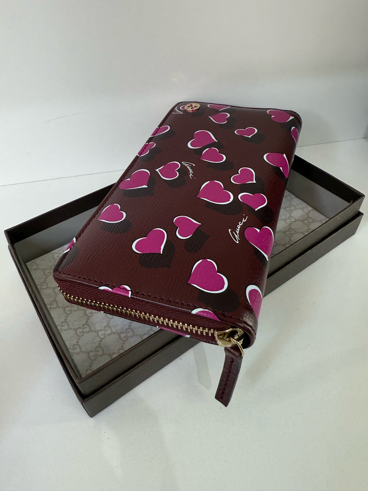 NIB Gucci Zipper w/ Pink Hearts Wallet
