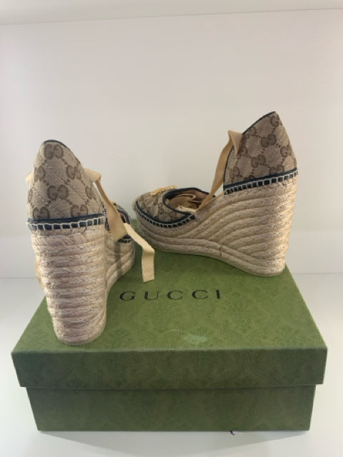 Pre Owned Gucci Sz 39 Tan Canvas Espadrilles Shoe Sandals w/ Box.