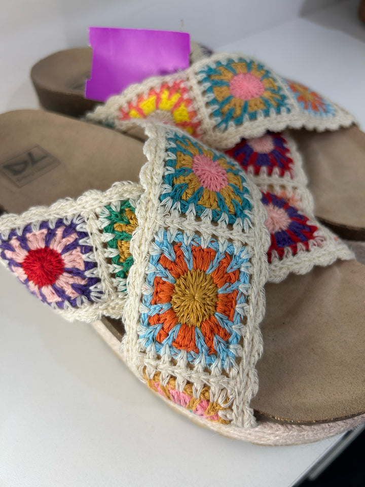 Dirty Laundry Crochet Platform Shoes Sz 9
