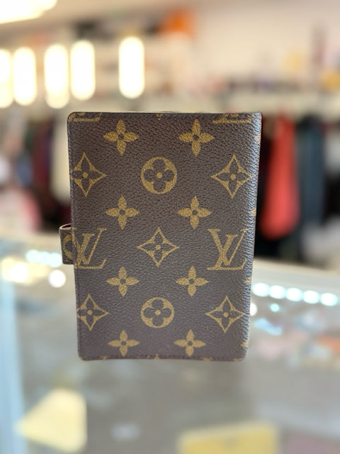 Louis Vuitton w/ gold hardware Organizer Agenda Designer