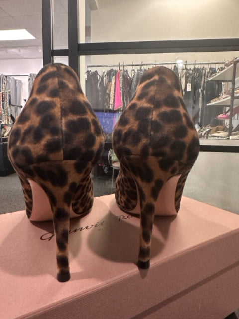 GIANVITO ROSSI Sz 38 Velvet Leopard Pump Shoes