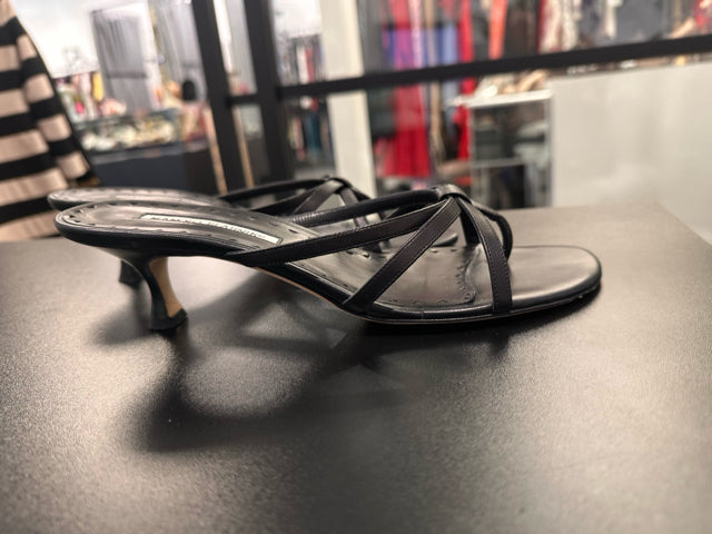 Manolo Blahnik Sz 39 Black Kitten Heel Sandals Shoe
