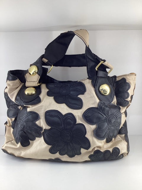 Pre Owned Big Buddha med tote canvas ltr flower cutouts Tote