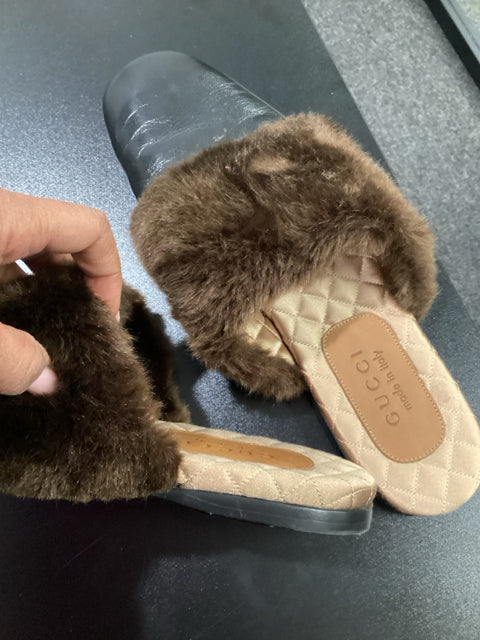 Gucci Sz 9.5 Princeton w/ Fur Trim Slippers Shoes