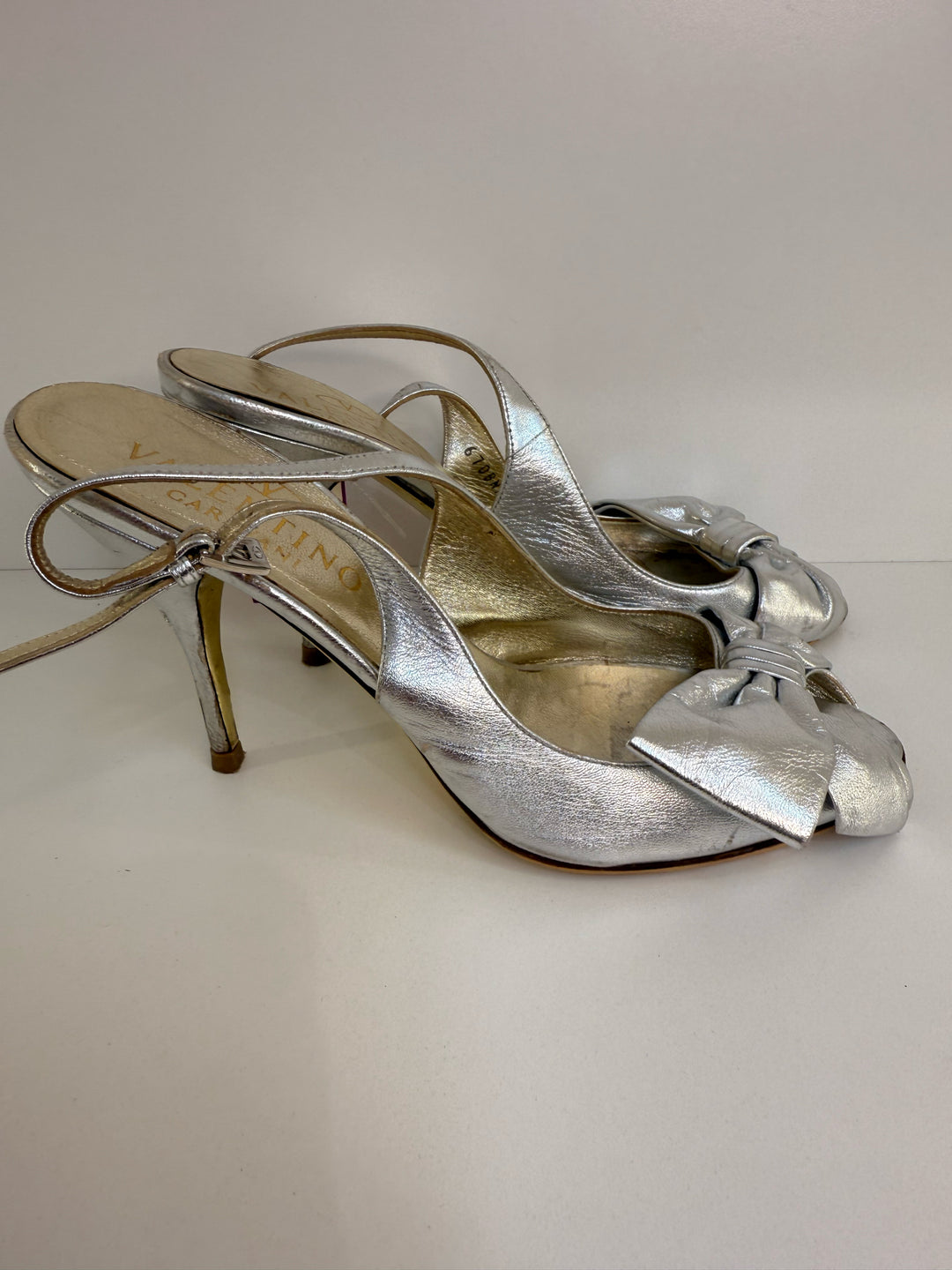 Valentino Garavani Peep Toe Slingbacks Sz 38.5