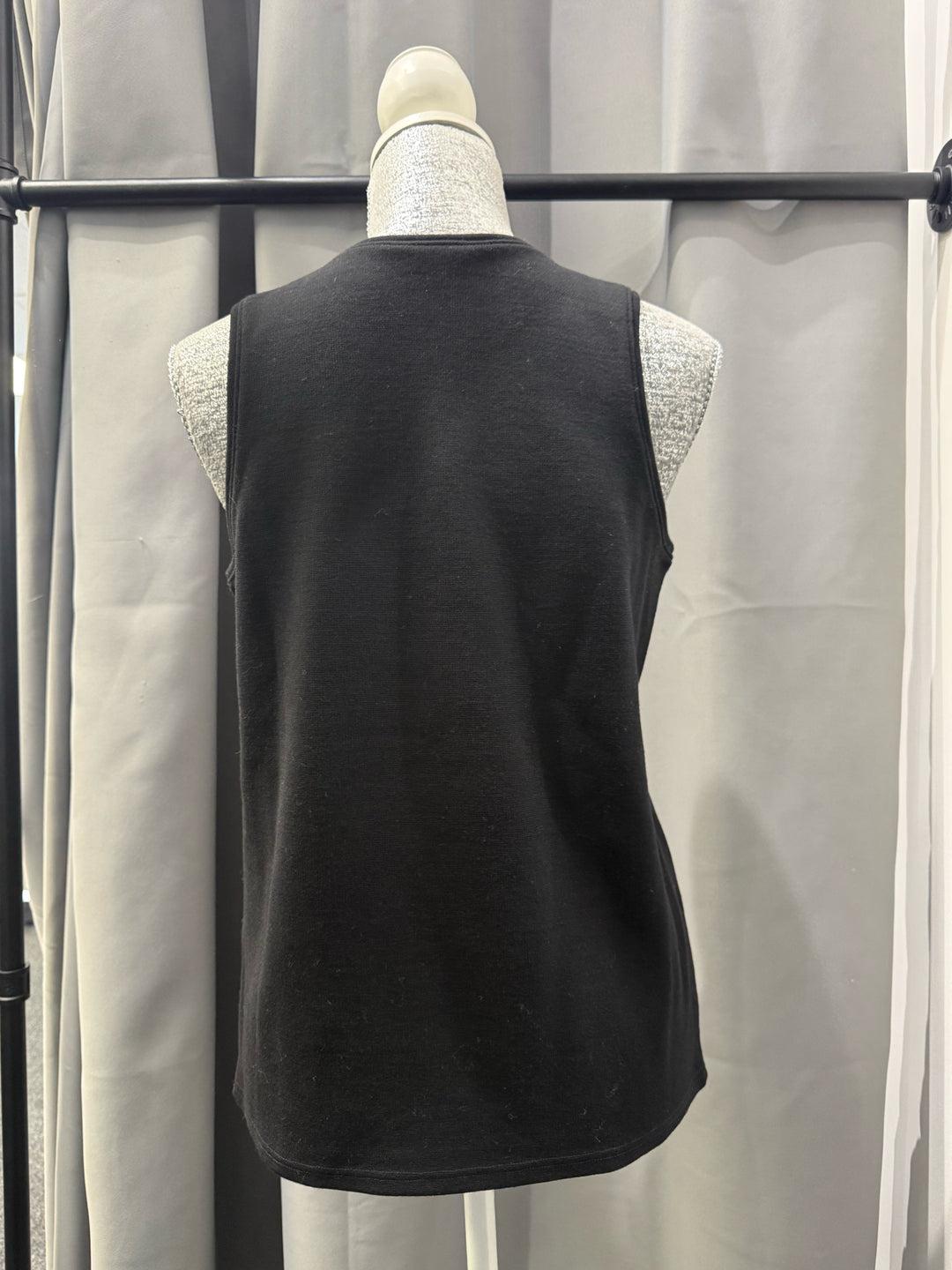 Chanel Slv less Wool Tank w/ Camila Flowers Size 40