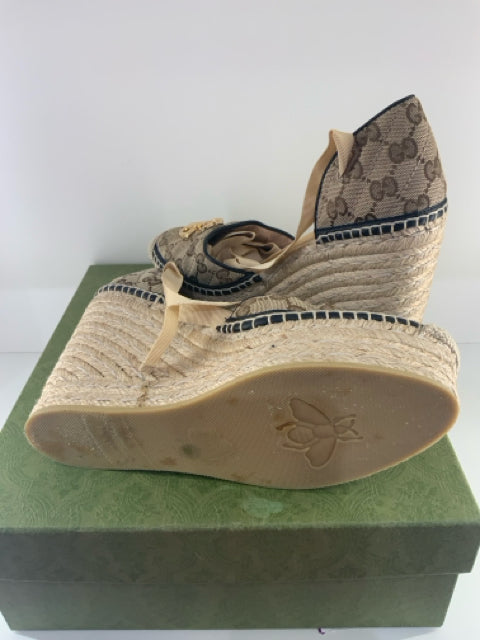Pre Owned Gucci Sz 39 Tan Canvas Espadrilles Shoe Sandals w/ Box.