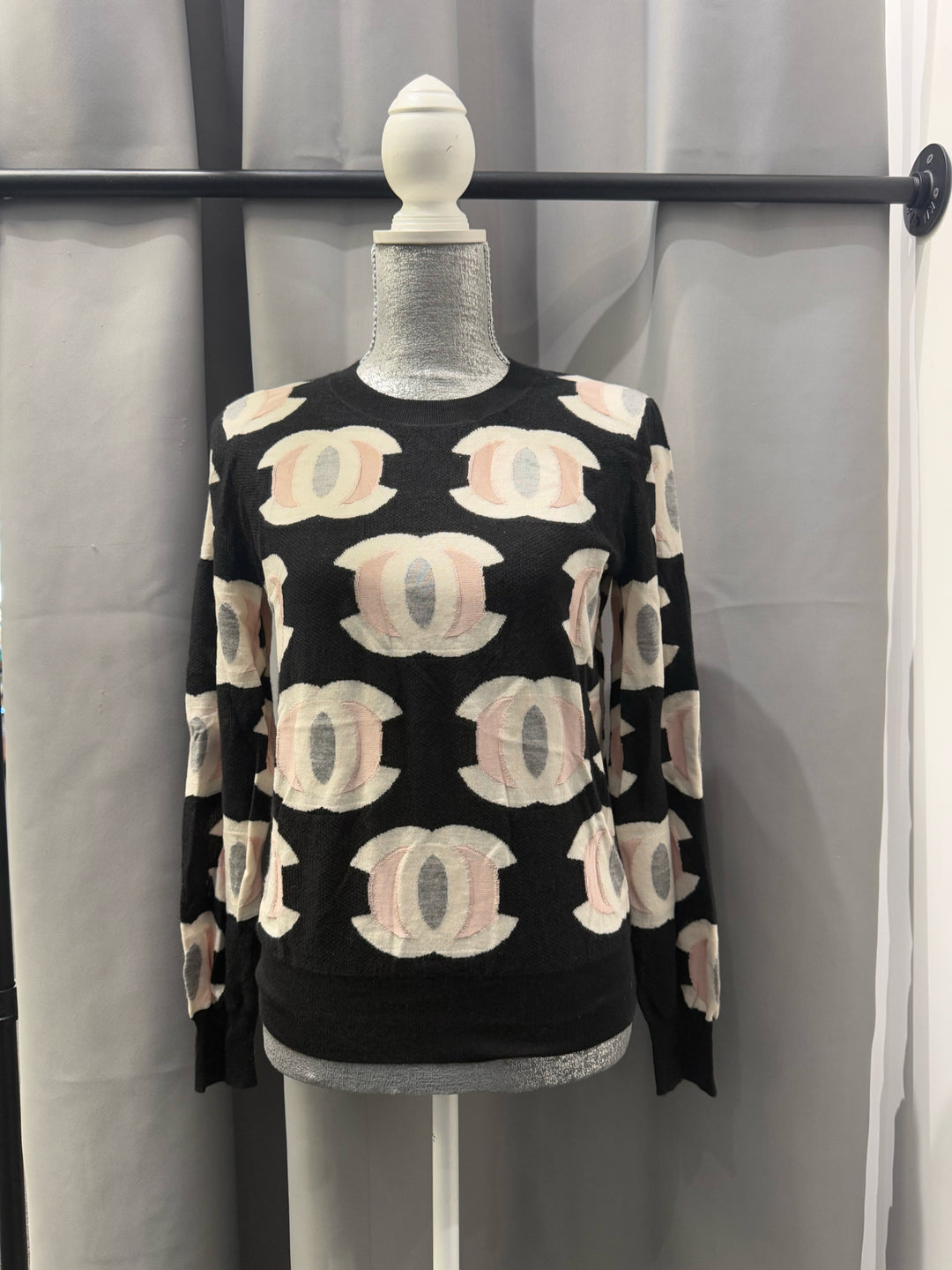 Chanel L/S Silk/Cashmere Blend Crew Neck CC Logo Sweater Sz 38