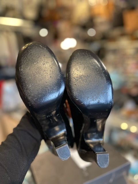 MARC BY MARC JACOBSベージュレザー パンプス 39 金ボール MARC BY MARC JACOBSベージュレザー パンプス 39 金ボール