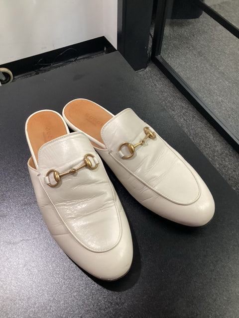 Pre Owned Gucci Sz 38 Cream Horsebit Mules Shoes
