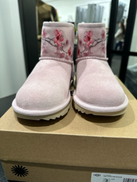 Ugg Sz 3  Euro 35 Pink w/ Mini Blossoms Shoes Boots w/ Box