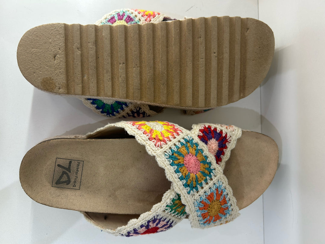 Dirty Laundry Crochet Platform Shoes Sz 9