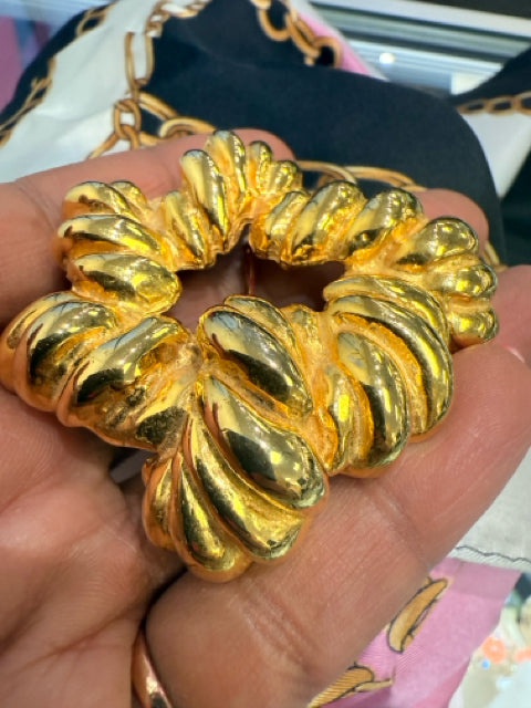 Kenneth Jay Lane Gold Vintage Ribbon Brooch