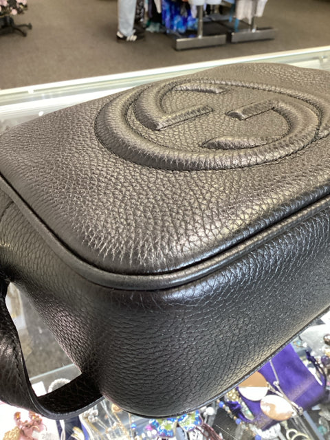 Pre Owned Gucci Black Pebbled Leather Soho Disco Crossbody Designer Bag