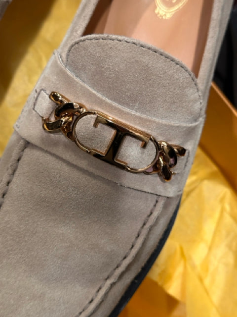 Tod's Sz 39.5 Tan Suede Loafers
