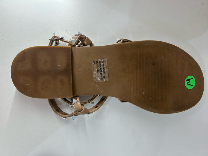 Steve Madden Rockstud Flat Sandals Sz 9