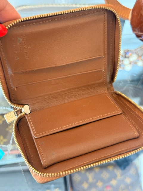 Louis Vuitton BRONZE WALLET Designer