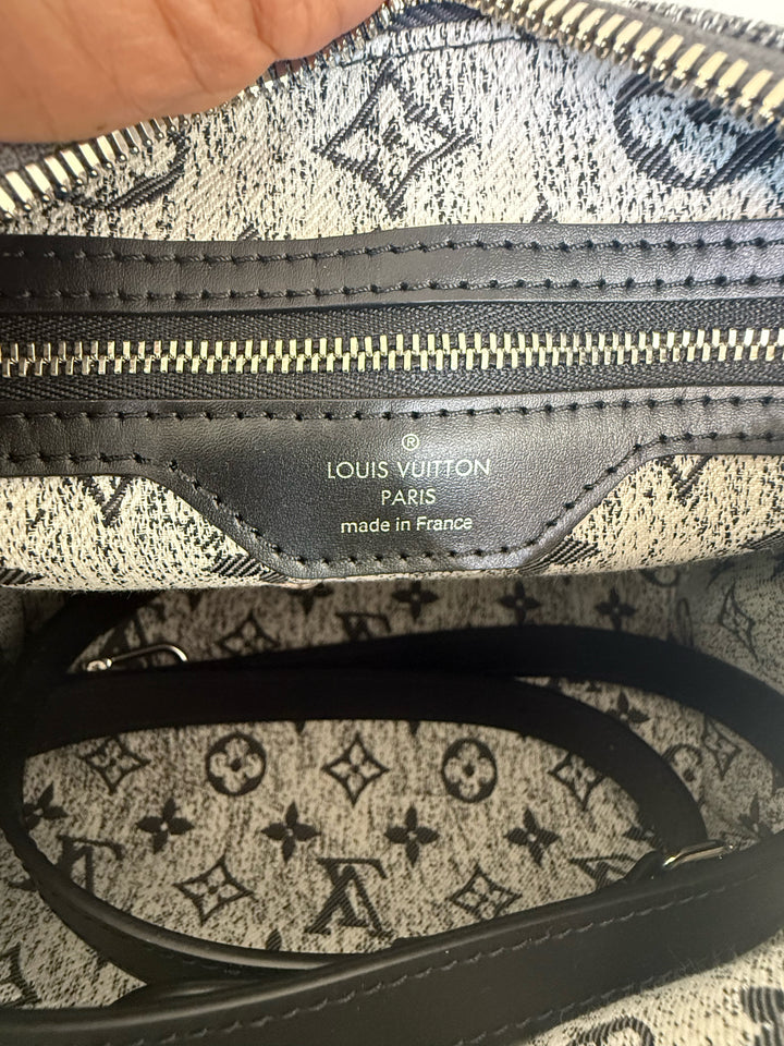 Louis Vuitton Limited Edition Speedy Bandouliere 25 w/ Lock & key (Full Set)