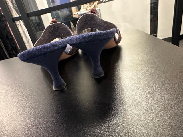 Manolo Blahnik Sz 39  Denim Kitten Heels Sandals Shoe