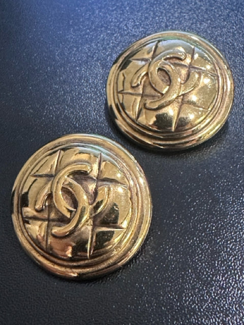 Vintage Chanel CC Quilted Clip On Earrings Jewelry
