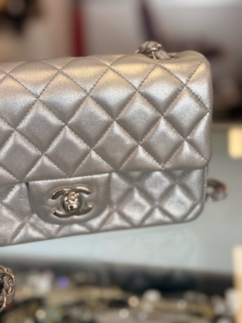 Chanel Silver w/Silver Hardware Quilted Designer HANDBAG