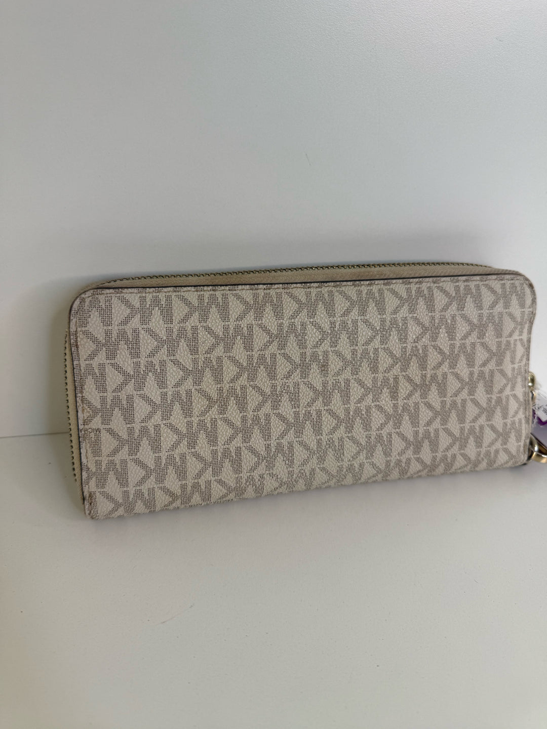 Michael Kors Monogram Zippy Wallet