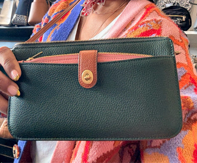 Pre Owned Coach Leather Green NOA Pop UP Color Black Bag Designer