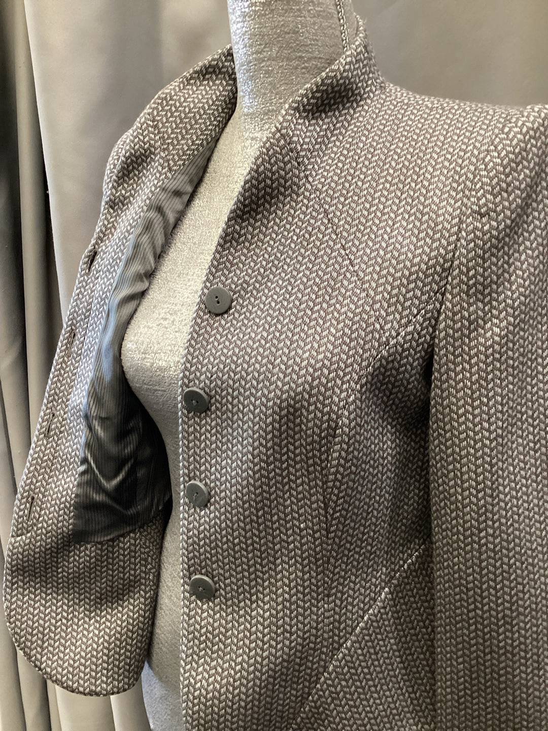 Giorgio Armani Peblem Back Blazer Jacket Size 8