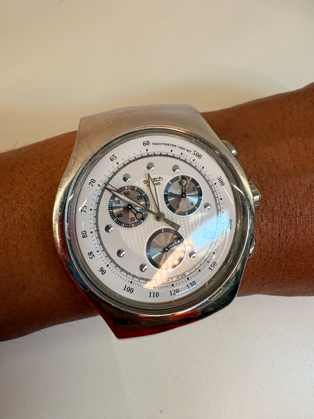 SWATCH 47 mm Panda Butterfly Clasp Wristwatch