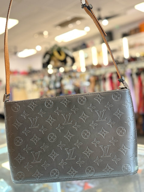 Pre Loved Louis Vuitton Gunmetal Leather Verni Mat Alston Shoulder Bag Handbag TH0054