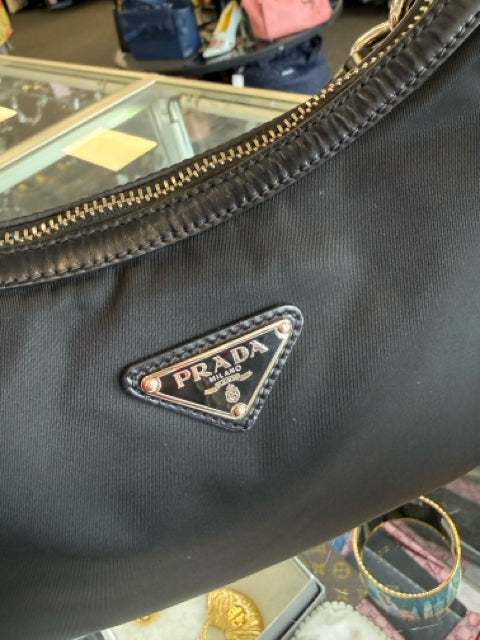 Pre Owned Prada Black Nylon & Leather Tessuto Shoulder Designer Bag