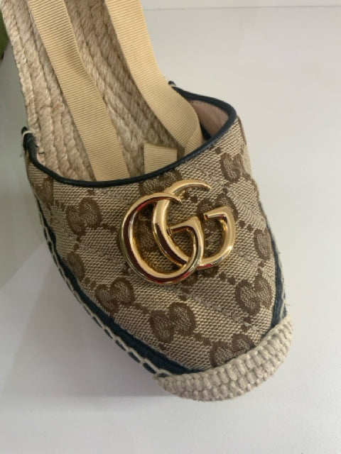 Pre Owned Gucci Sz 39 Tan Canvas Espadrilles Shoe Sandals w/ Box.