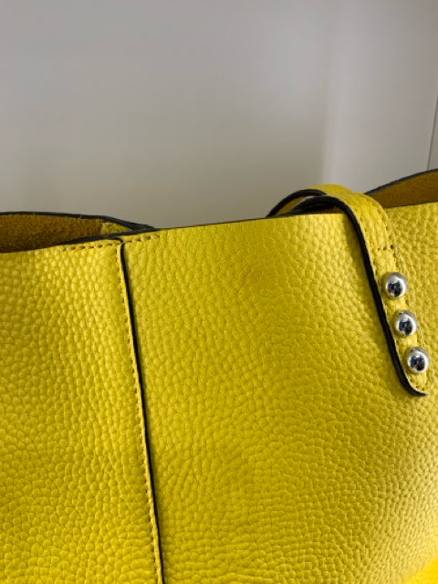 Pre Owned Rebecca Minkoff Magnet Clasp Silver Studs 2 Handles w/ Wristlet Tote Bag.