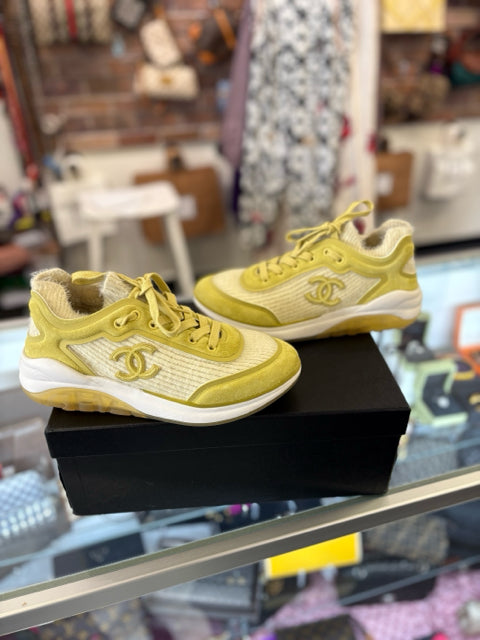 38.5 Chanel Yellow 19B Sneakers Shoes