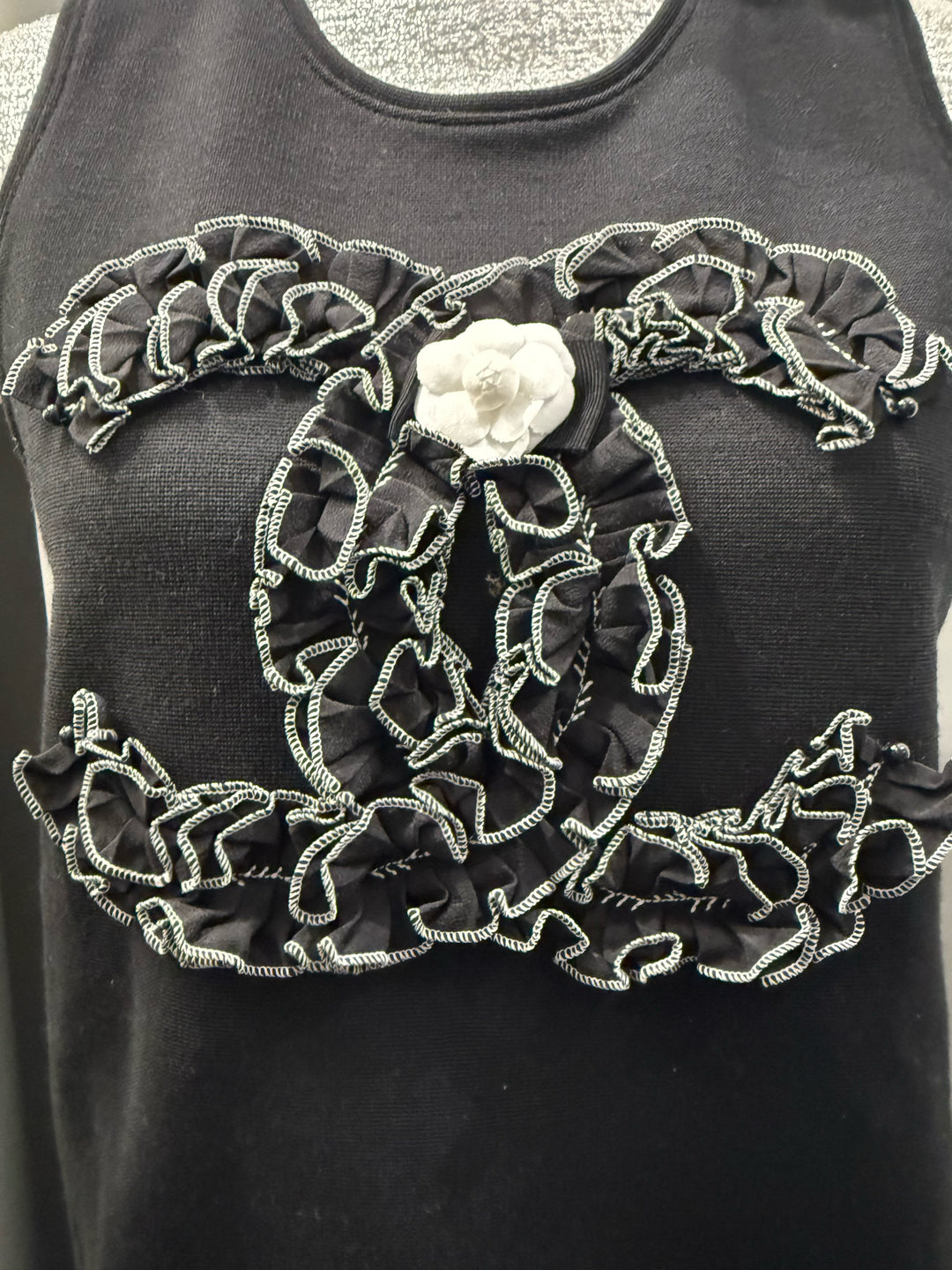 Chanel Slv less Wool Tank w/ Camila Flowers Size 40