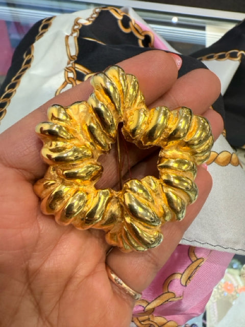 Kenneth Jay Lane Gold Vintage Ribbon Brooch