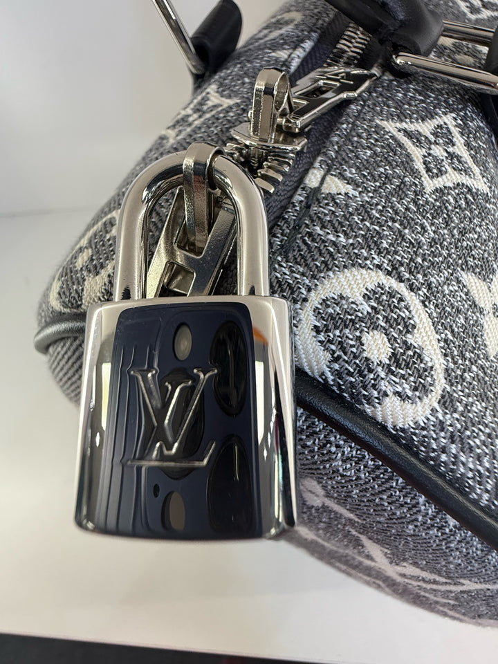 Louis Vuitton Limited Edition Speedy Bandouliere 25 w/ Lock & key (Full Set)