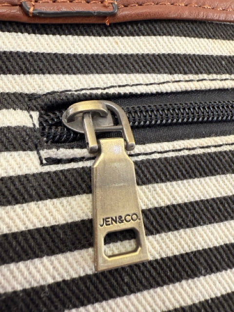 Pre Owned JEN & CO. Aztec Stripe Needlepoint  w/Top Handle/shoulder/Xbody Bag