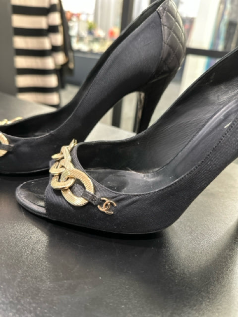 Chanel Sz 40  Black Quilted Heels Shoes Peep Toe