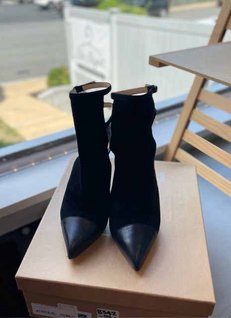 Christian Louboutin Lynn Open Back Ankle  Boot Sz 39.5 Shoe