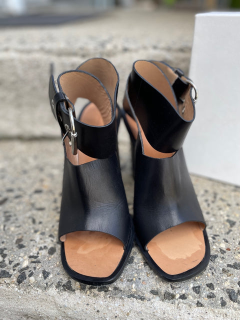 Celine Peep Toe Sandal Size 40.5 Shoe Leather