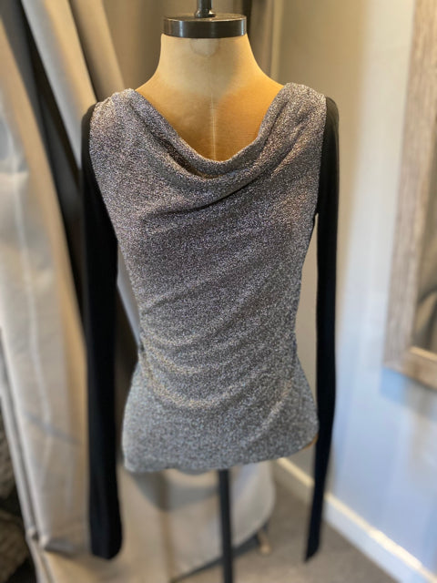 Elizabeth And James Long Sleeve stretchy  Sz XS Top