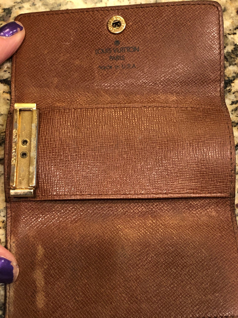 Authentic Pre Loved Louis Vuitton Key Holder