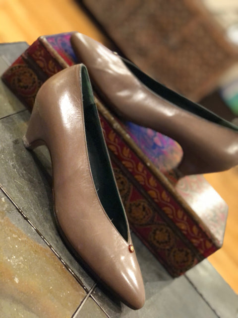 Gucci Vintage Almond Point Pump Sz. 38.5 Shoe