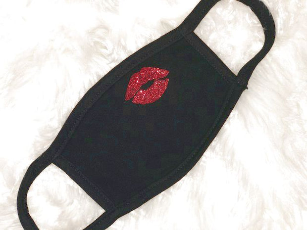 Offset Lip Mask