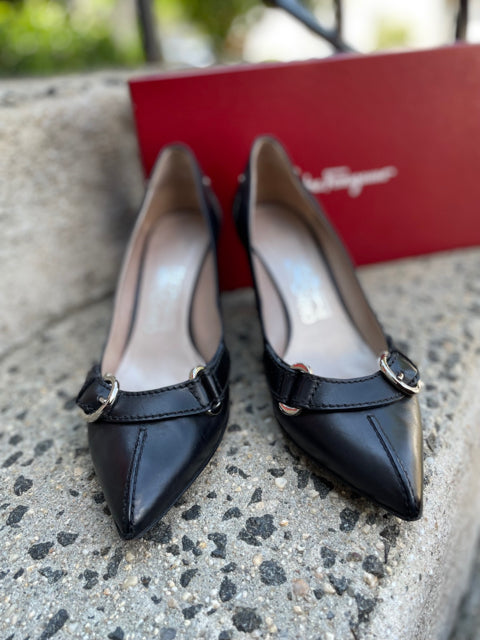 Salvatore Ferragamo Neck Pointed Toe Pump Size 9 Shoe