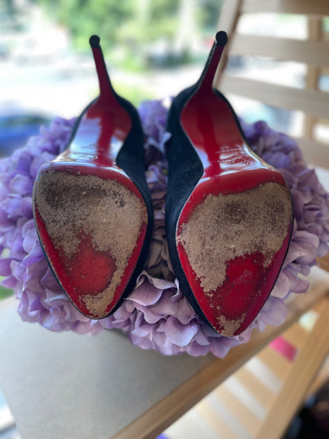 Christian Louboutin Sz 39 Suede Shoe Pump