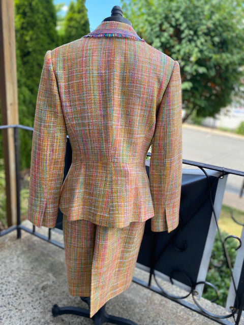 Pilar Rossi Boucle Two Piece Sz 8 Skirt Suit