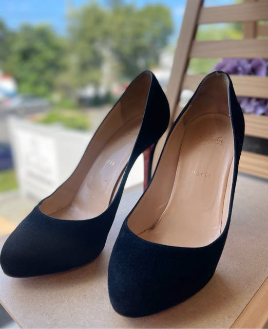 Christian Louboutin Sz 39 Suede Shoe Pump